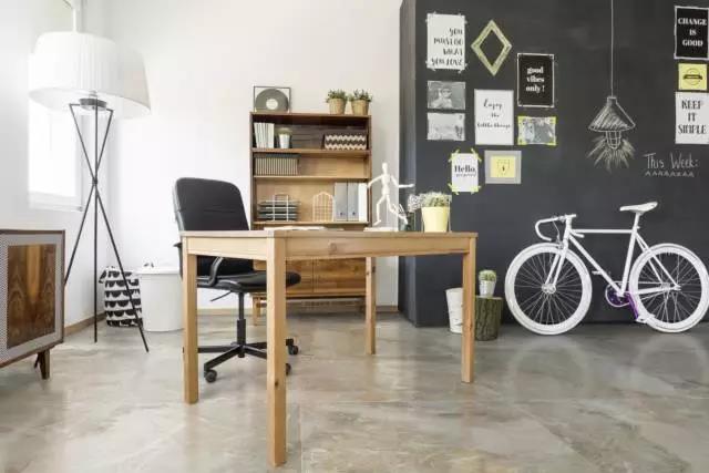 ������˹�R����䣬�o������c(di��n)ɫ��