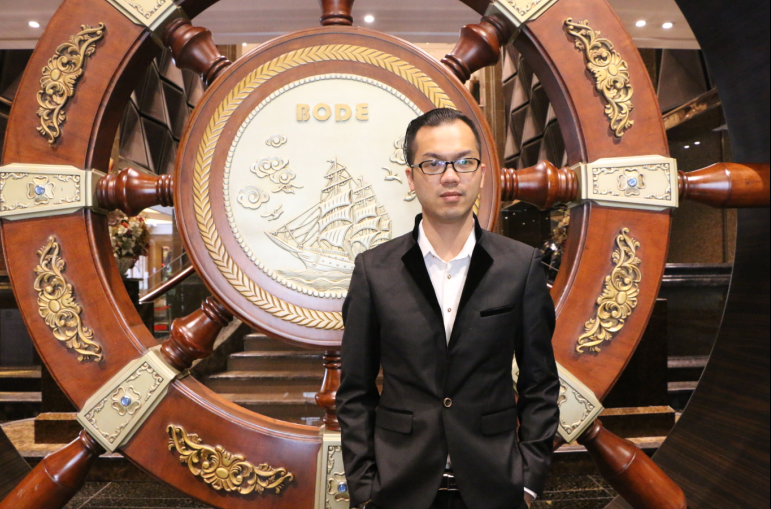 佛山市禪城區(qū)專博陶瓷經(jīng)營部總經(jīng)理 梁德廣.jpg