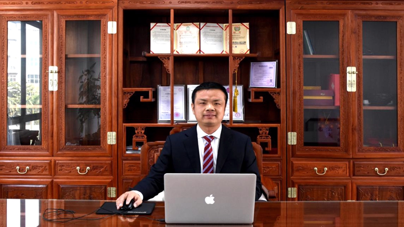 ���_�մ�ɫ���Ͻ硰���R�����ݿƼ����ٰl(f��)չ������